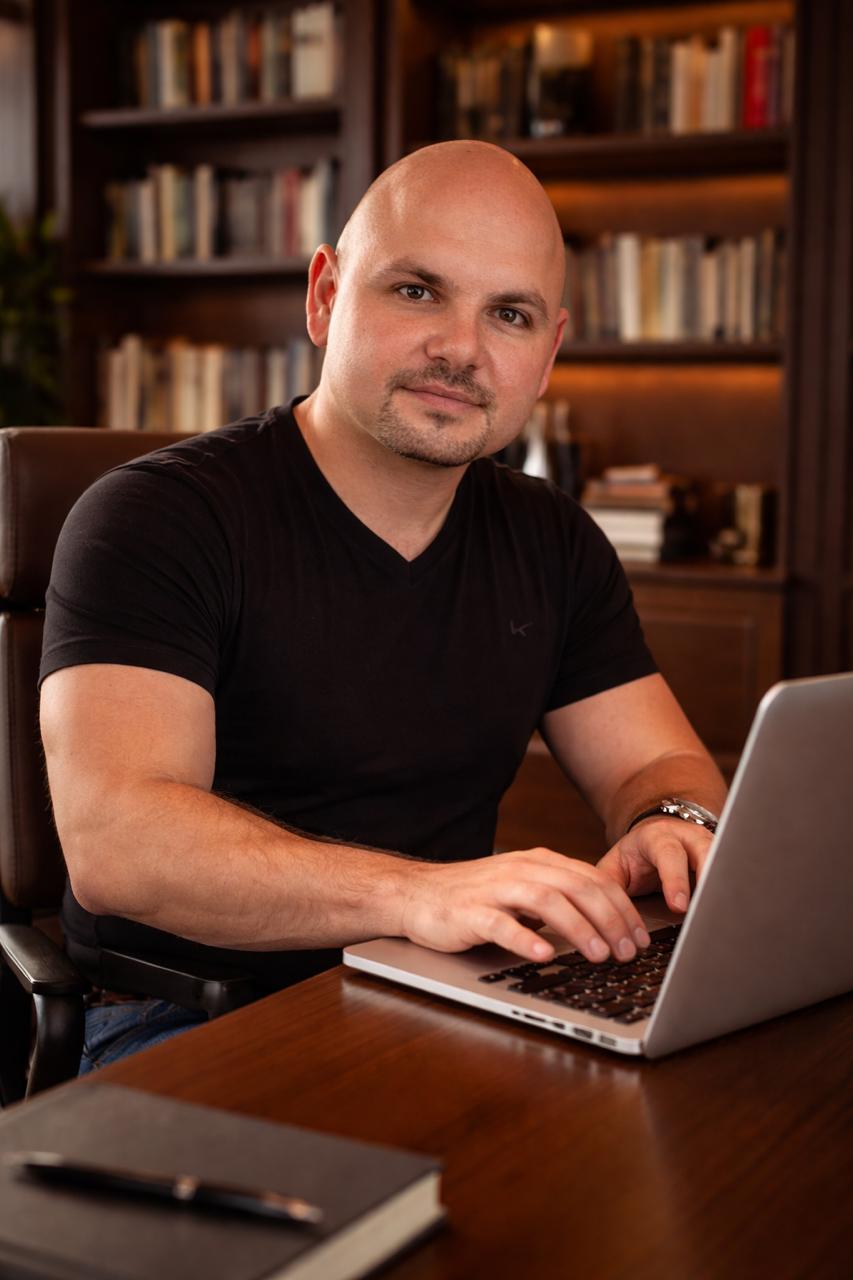 New York Times & International Bestselling Author